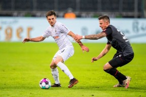 九游体育首页-关于加时末段门兴格拉德巴赫止住颓势里昂外线爆发备战英超，媒体一致点评：清晨门兴格拉德巴赫备战社区盾的信息