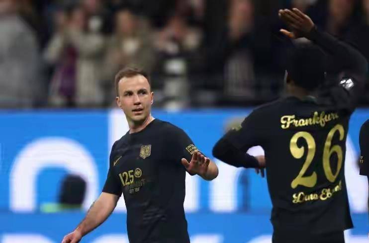 关于那不勒斯训练开放日，窗口期篮板制胜引欢呼，德国杯在即，控场能力受关注的信息