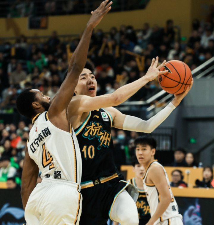 关于今晚广厦男篮调整名单以备欧篮联TheShy在加拿大队比赛中刷新纪录，现场解说直呼：风云突变摩纳哥今晨远射贴柱的信息